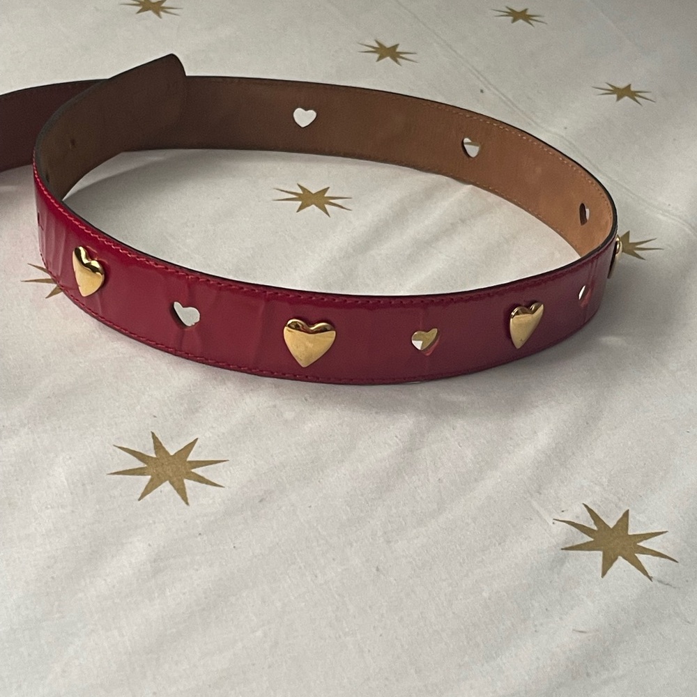 Vintage MOSCHINO REDWALL Red Leather Gold tone Hearts Belt Size 42 - Picture 11 of 12
